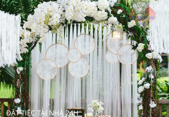 Hướng dẫn cách tự trang trí backdrop đám cưới tại nhà đẹp