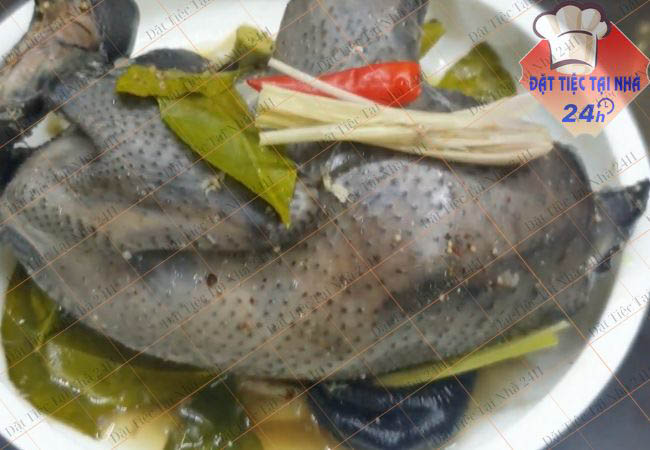 Gà ác hấp lá chanh