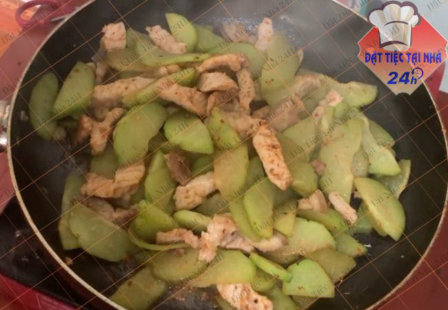 Thịt lợn xào su su Thịt lợn xào su su