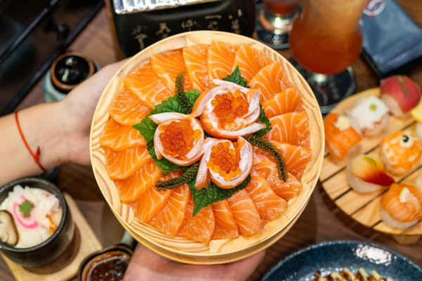 Sushi cá hồi